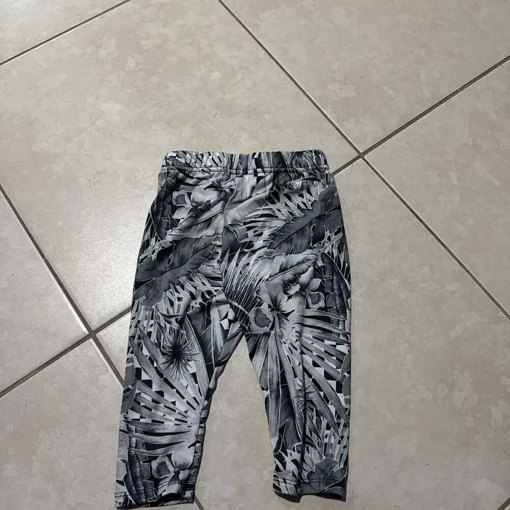 Nike Gray Tropical Leaf Print Cropped Leggings Capris with Pink 4T